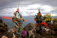 roadside memorials are abundant on Maui....