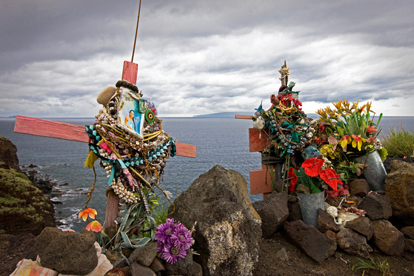 roadside memorials are abundant on Maui....